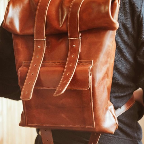 Шкіряний рюкзак з іменною накладкою