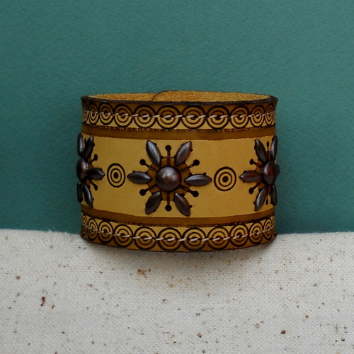 Браслет на руку 23*5 см